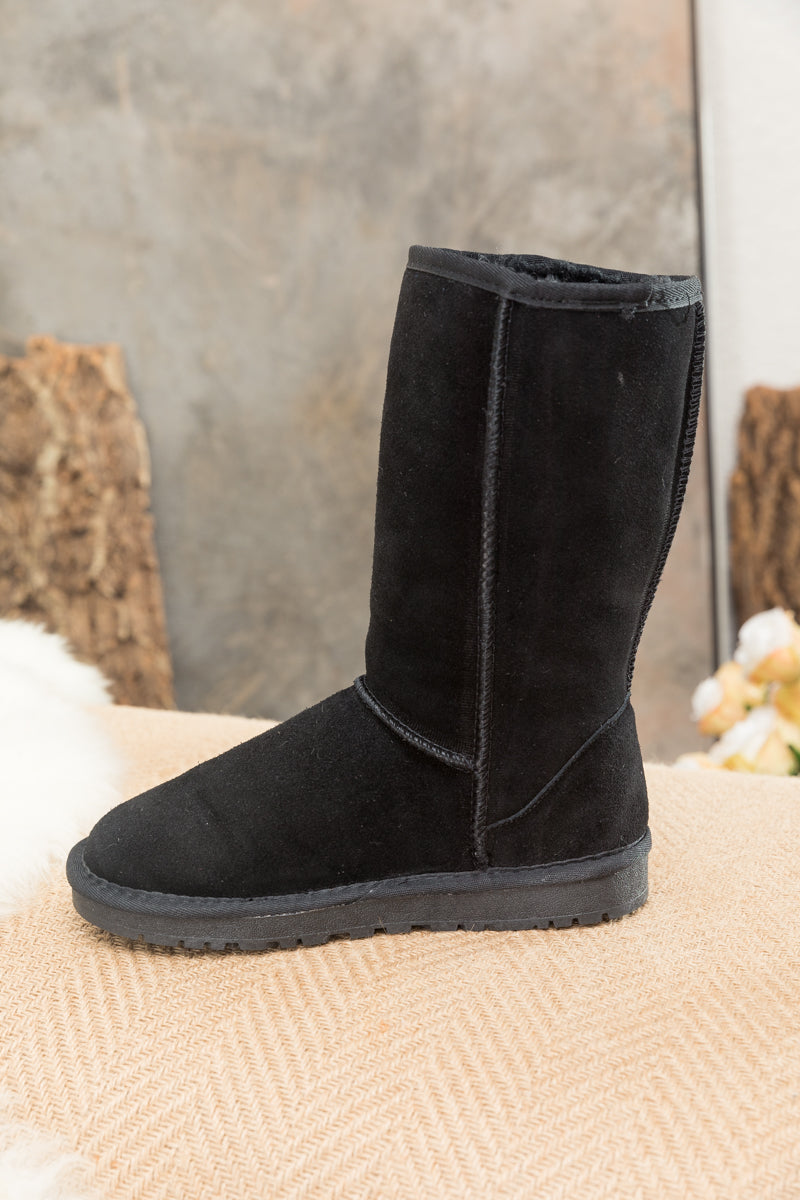 Polished Boots with an Effortless Classic Look