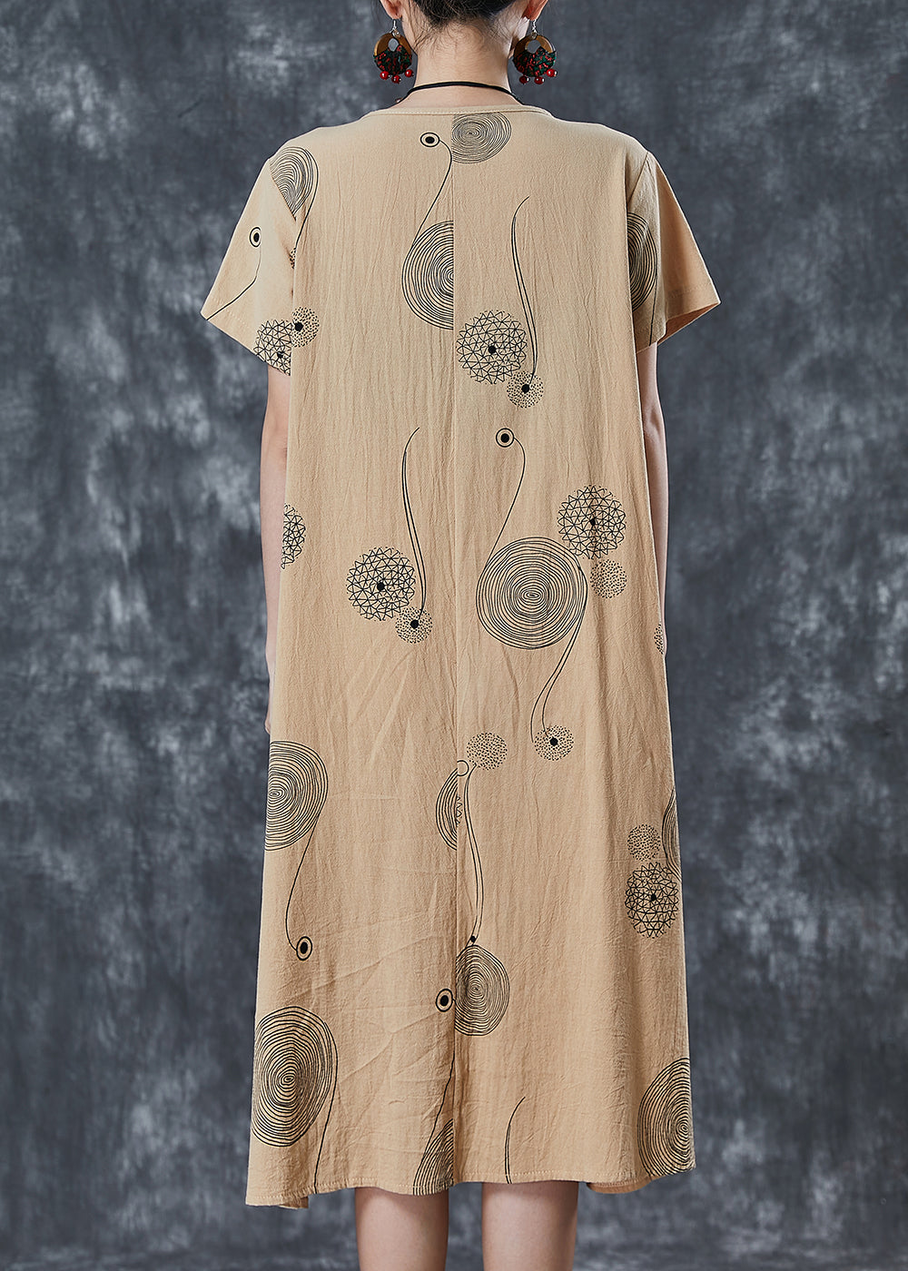 Classic Vintage Dress with a Flattering Fit