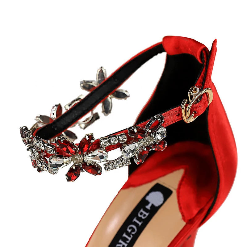 Beautifully Finished Sandals in a Timeless Design