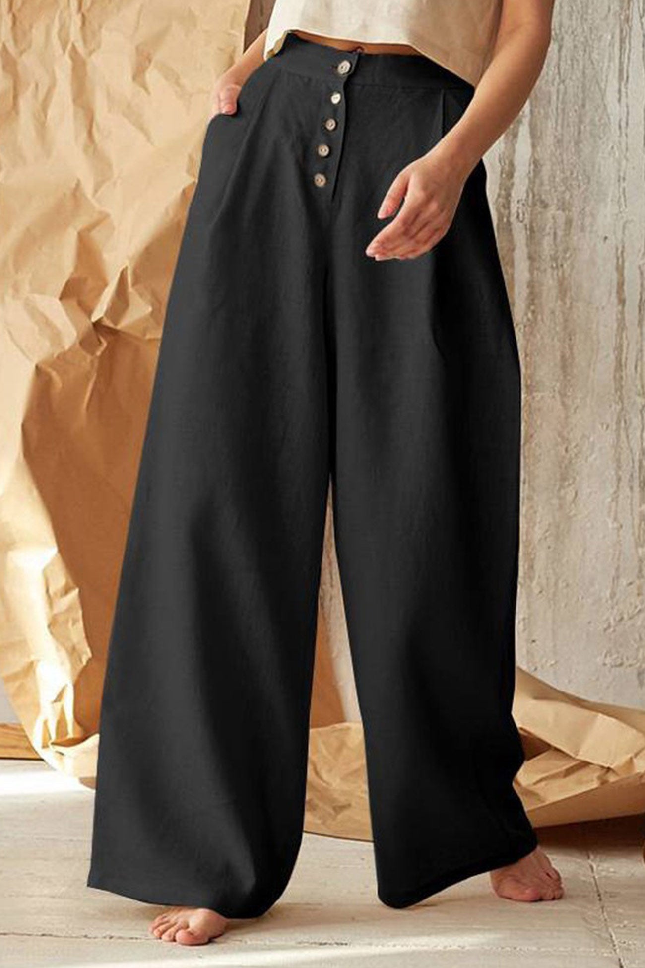 Well Tailored Pants with a Graceful Silhouette