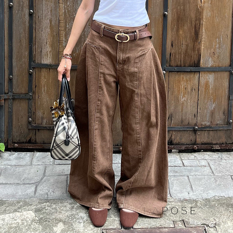 Sophisticated Garment with a Clean Classic Look