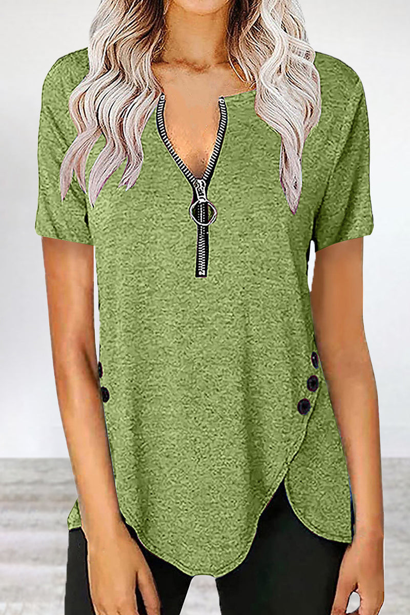 Classic Vintage T-Shirt with a Flattering Fit