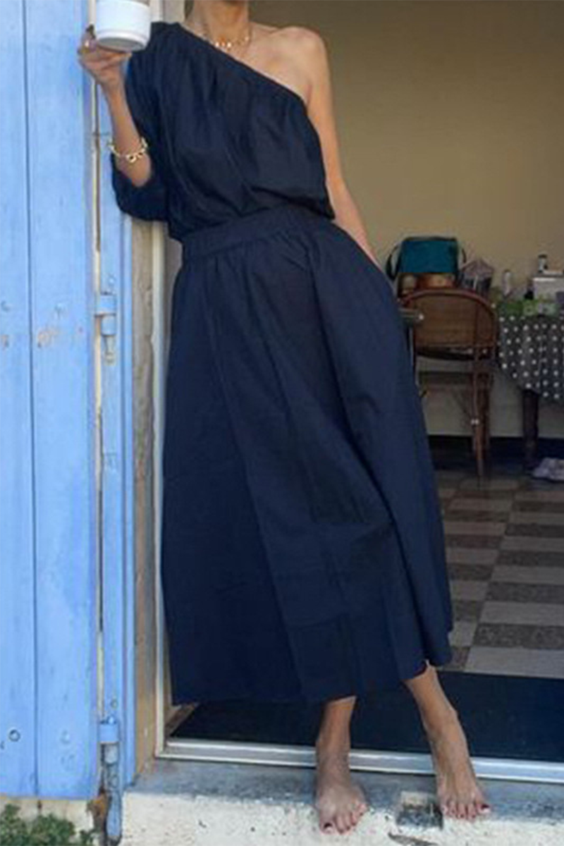 Well Tailored Garment with a Graceful Silhouette