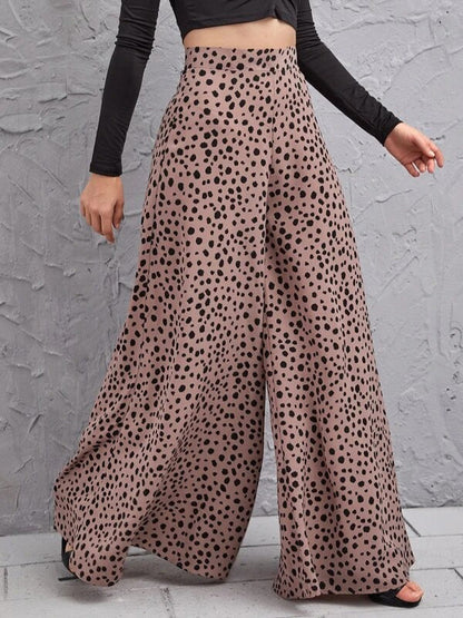 Effortlessly Elegant Pants with a Timeless Design