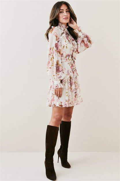 Sophisticated Dress with a Clean Classic Look