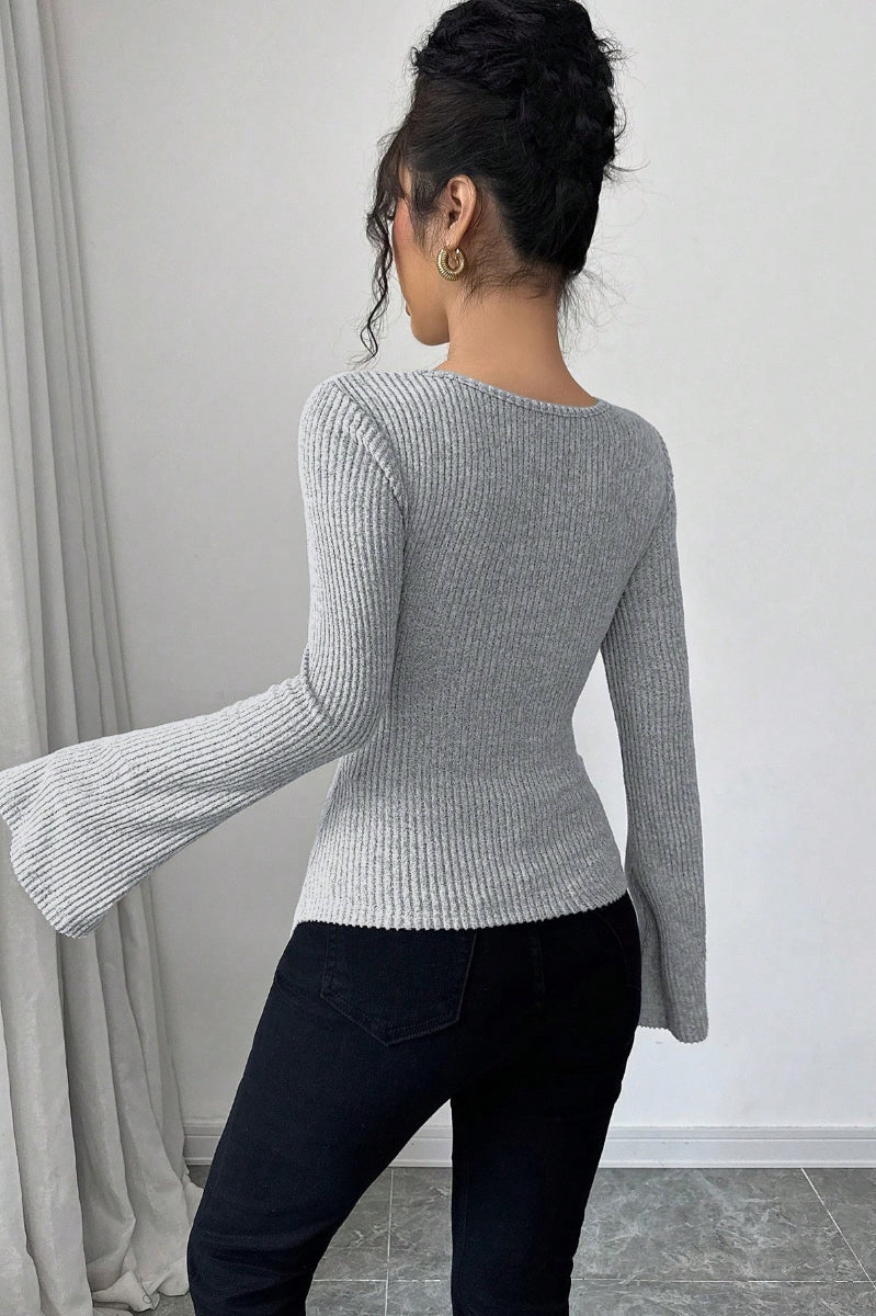 Effortlessly Elegant Top with a Timeless Design