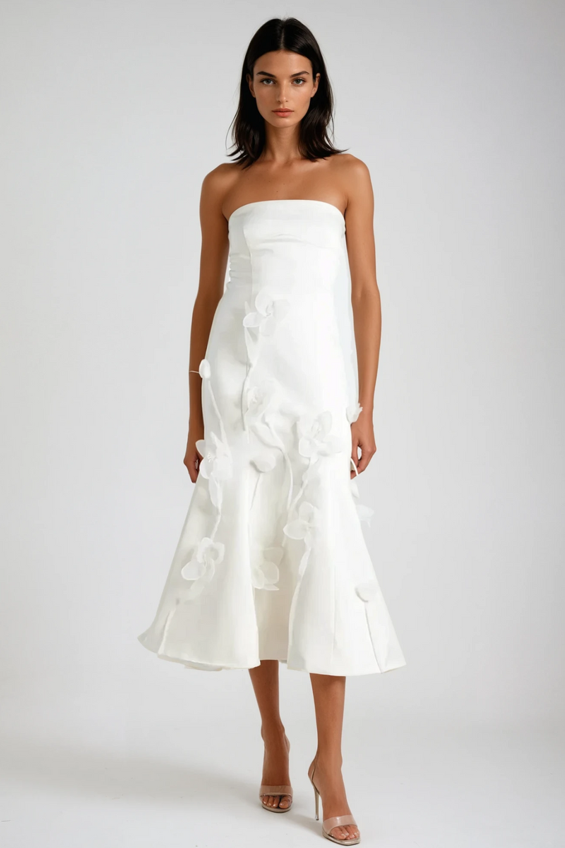 Beautifully Finished Dress in a Timeless Design
