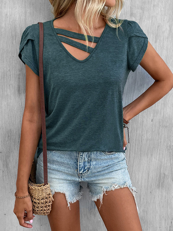 Effortlessly Elegant T-Shirt with a Timeless Design