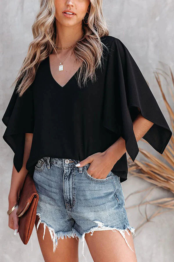 Effortlessly Elegant Blouse with a Timeless Design