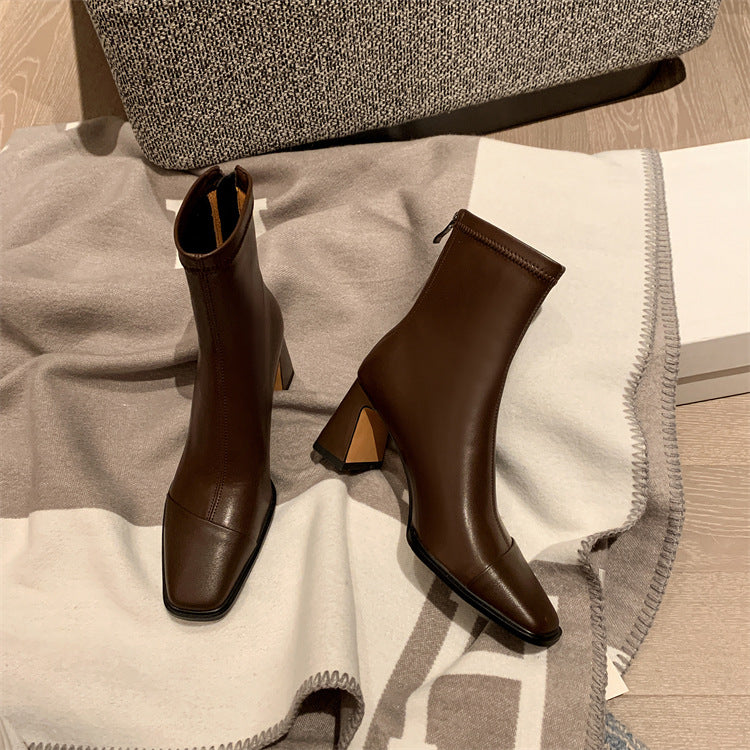 Classic Vintage Heels with a Flattering Fit