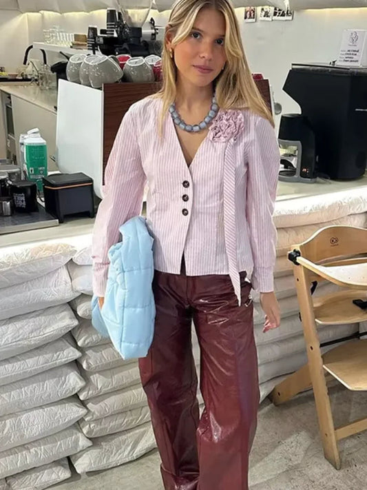 Well Tailored Blouse with a Graceful Silhouette