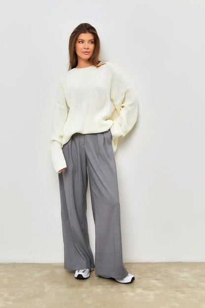 Effortlessly Elegant Sweater with a Timeless Design