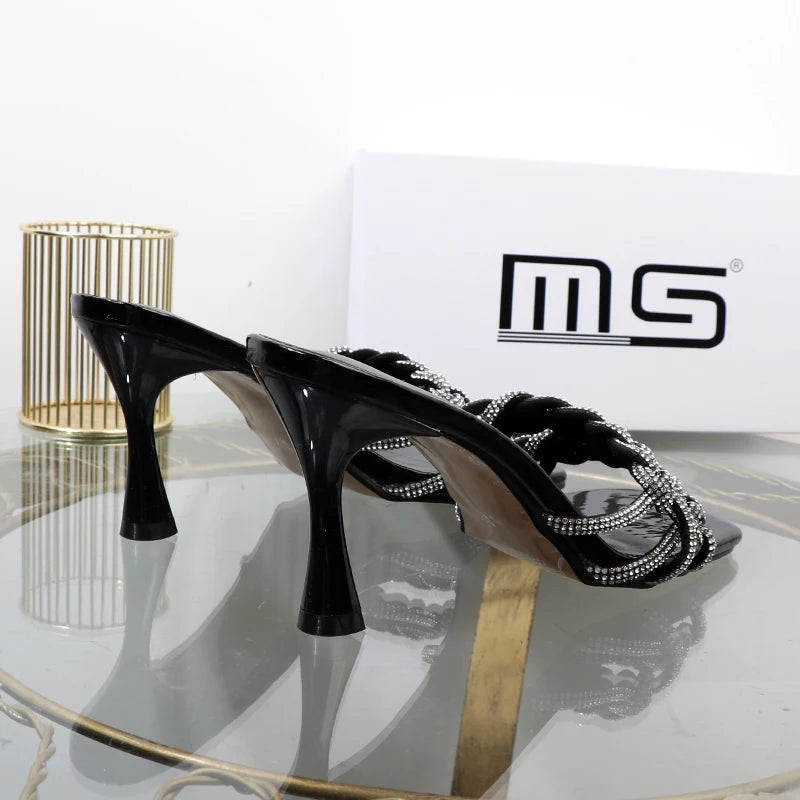 Polished Sandals with an Effortless Classic Look