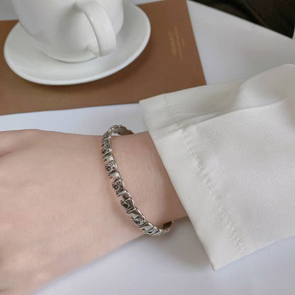 Effortlessly Elegant Garment with a Timeless Design