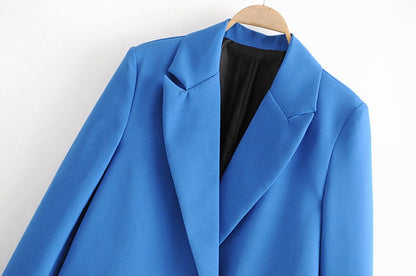 Sophisticated Garment with a Clean Classic Look