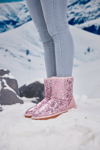 Beautifully Finished Boots in a Timeless Design