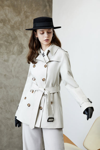 Well Tailored Coat with a Graceful Silhouette