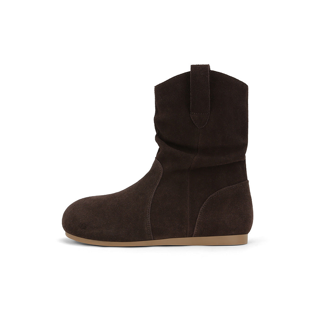 Polished Boots with an Effortless Classic Look
