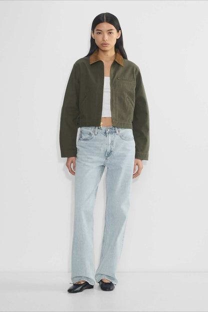 Well Tailored Jacket with a Graceful Silhouette