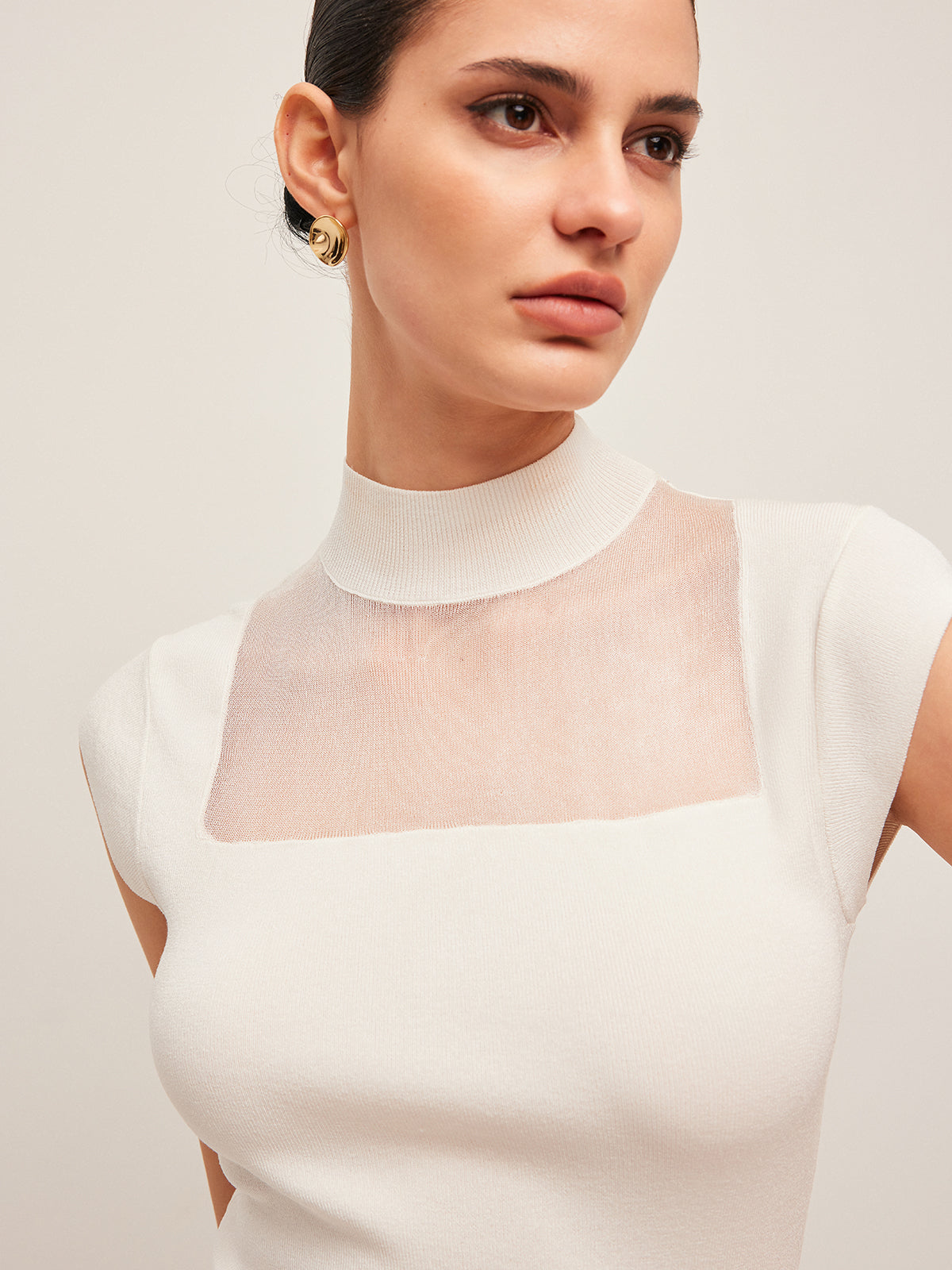 Beautifully Finished Top in a Timeless Design