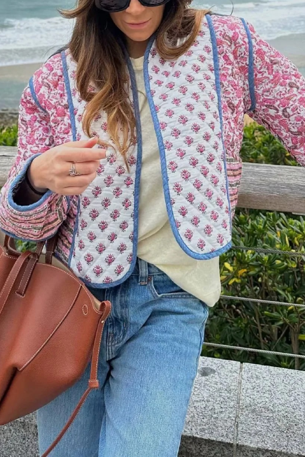 Effortlessly Elegant Cardigan with a Timeless Design