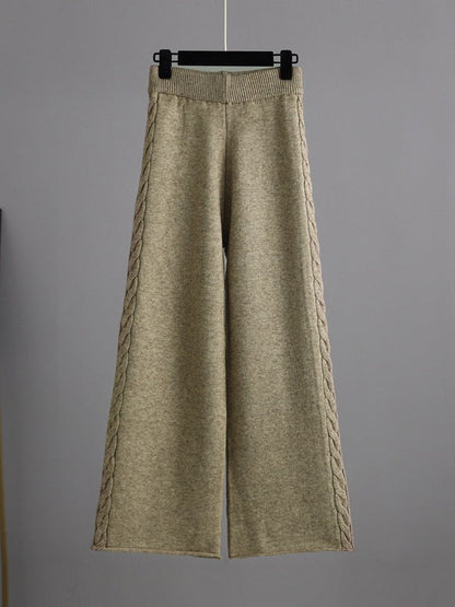Effortlessly Elegant Sweater with a Timeless Design