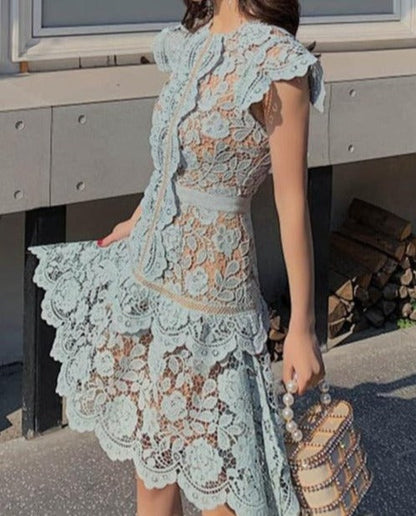 Beautifully Finished Dress in a Timeless Design