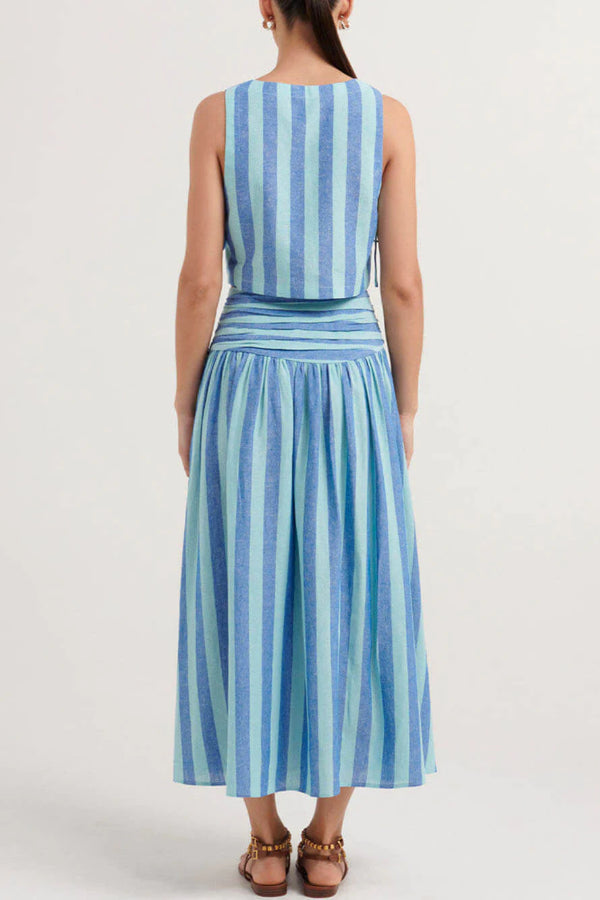 Effortlessly Elegant Garment with a Timeless Design