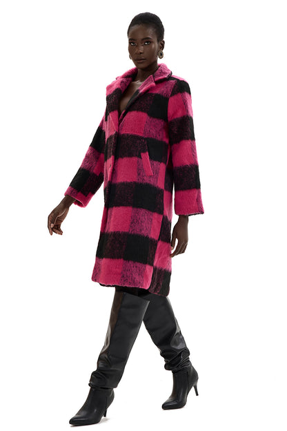 Beautifully Finished Coat in a Timeless Design