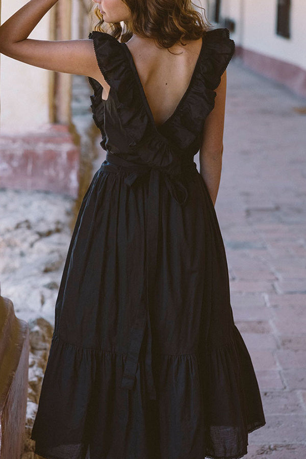 Beautifully Finished Dress in a Timeless Design
