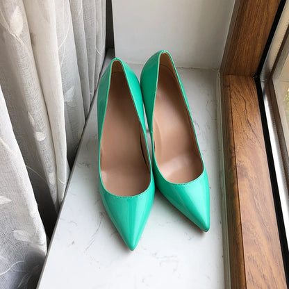 Classic Vintage Shoes with a Flattering Fit
