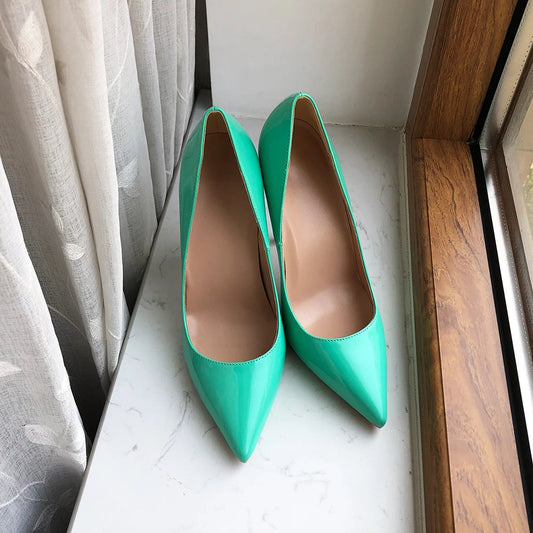 Classic Vintage Shoes with a Flattering Fit