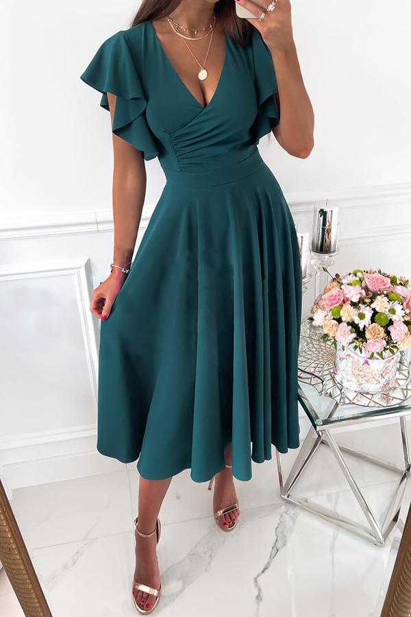 Classic Vintage Dress with a Flattering Fit