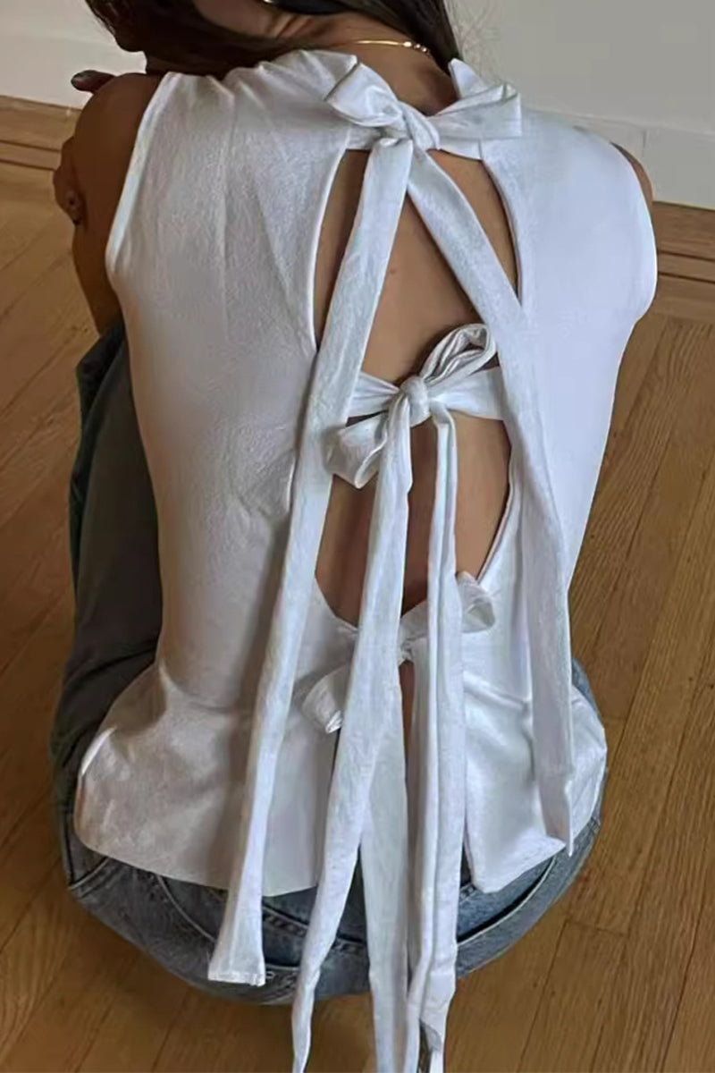 Well Tailored Top with a Graceful Silhouette