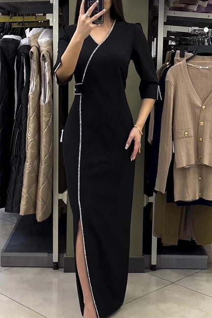 Well Tailored Dress with a Graceful Silhouette