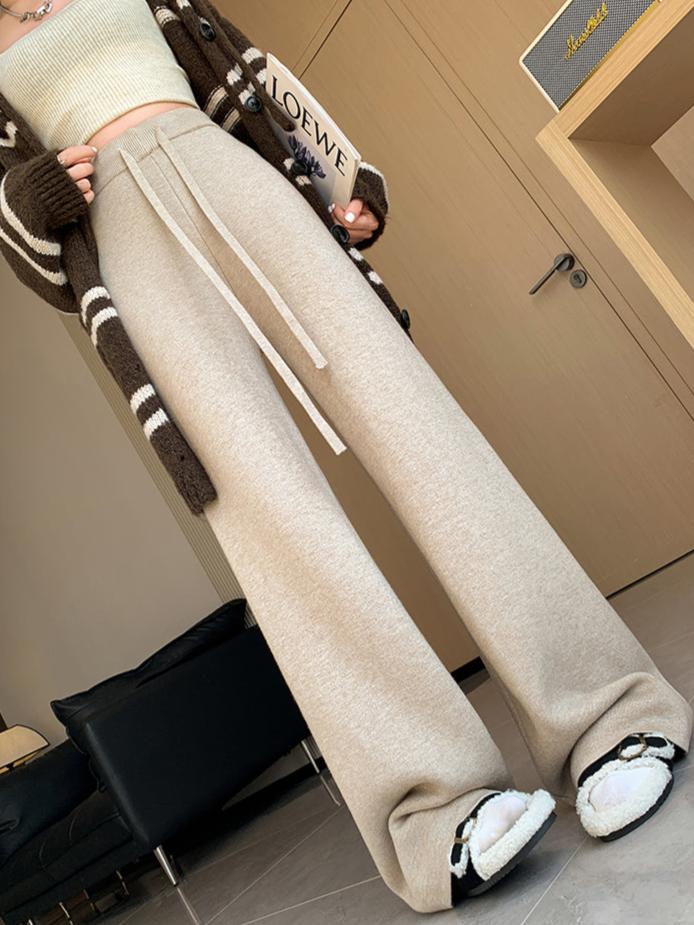 Sophisticated Pants with a Clean Classic Look