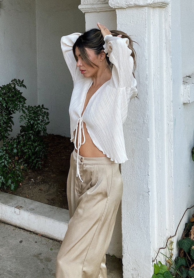 Beautifully Finished Top in a Timeless Design