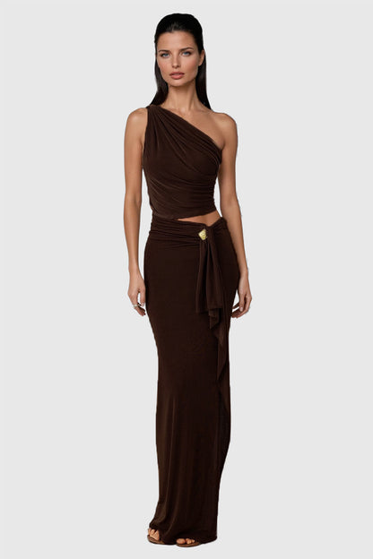 Beautifully Finished Garment in a Timeless Design