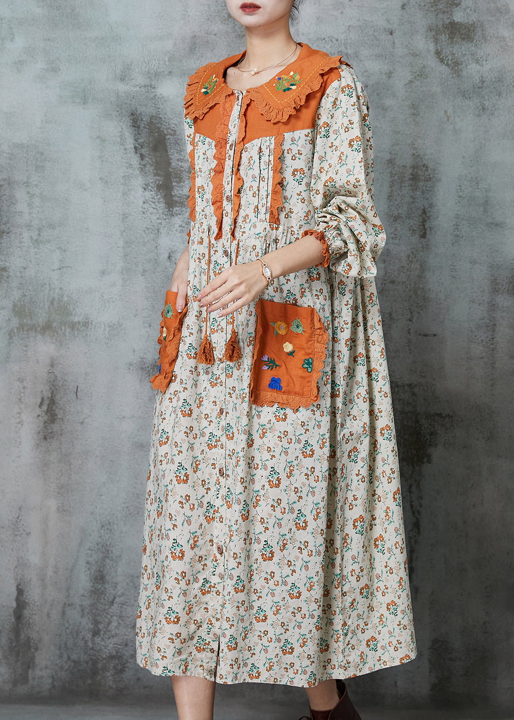 Well Tailored Dress with a Graceful Silhouette