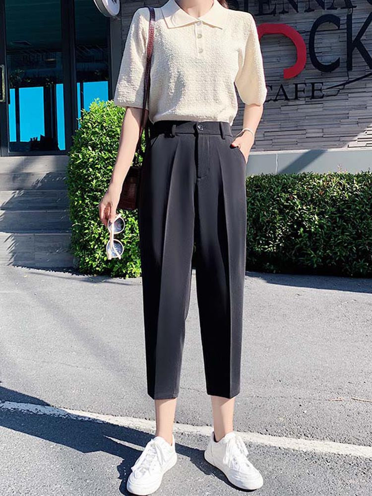 Well Tailored Trousers with a Graceful Silhouette