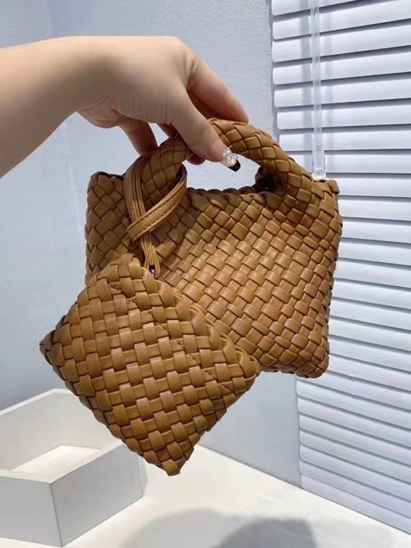 Well Tailored Bag with a Graceful Silhouette