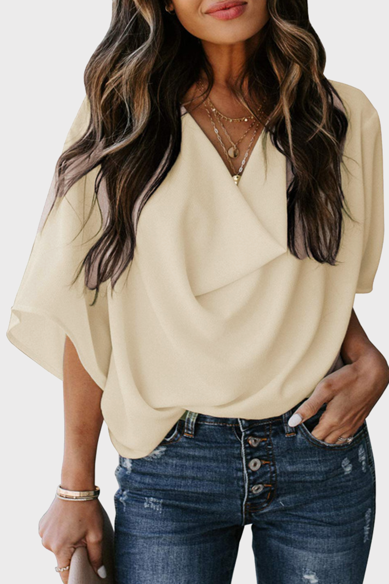 Well Tailored Top with a Graceful Silhouette