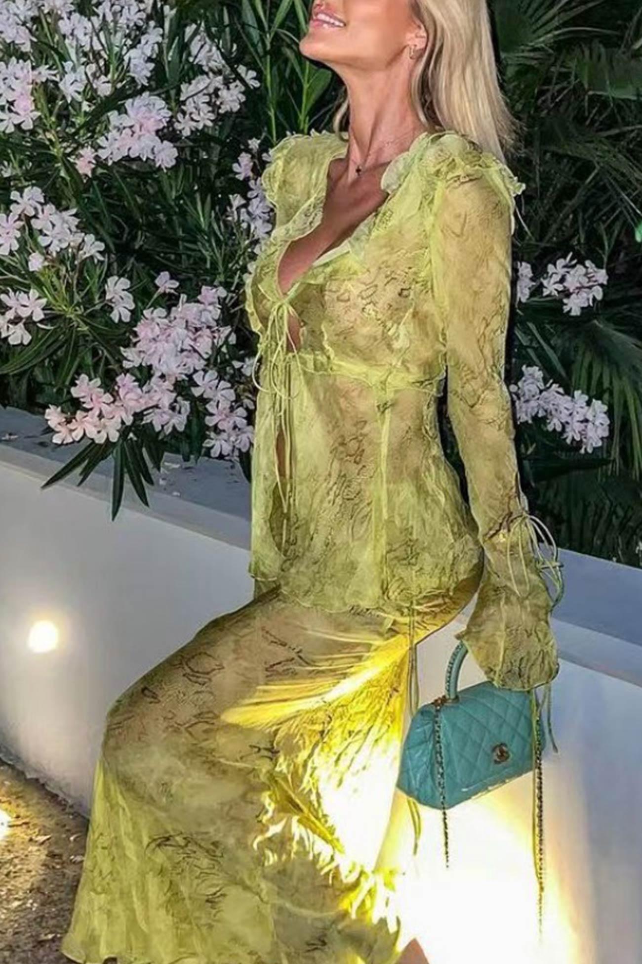 Well Tailored Cardigan with a Graceful Silhouette