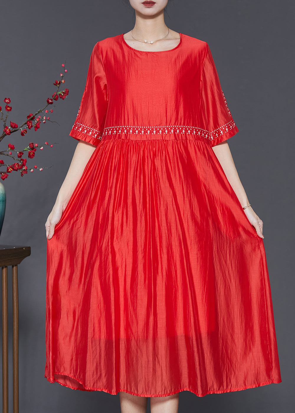 Well Tailored Dress with a Graceful Silhouette