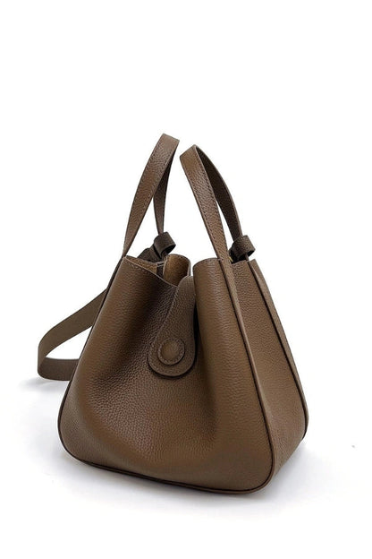 Gracefully Styled Bag for Any Occasion