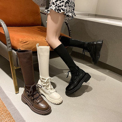 Well Tailored Boots with a Graceful Silhouette
