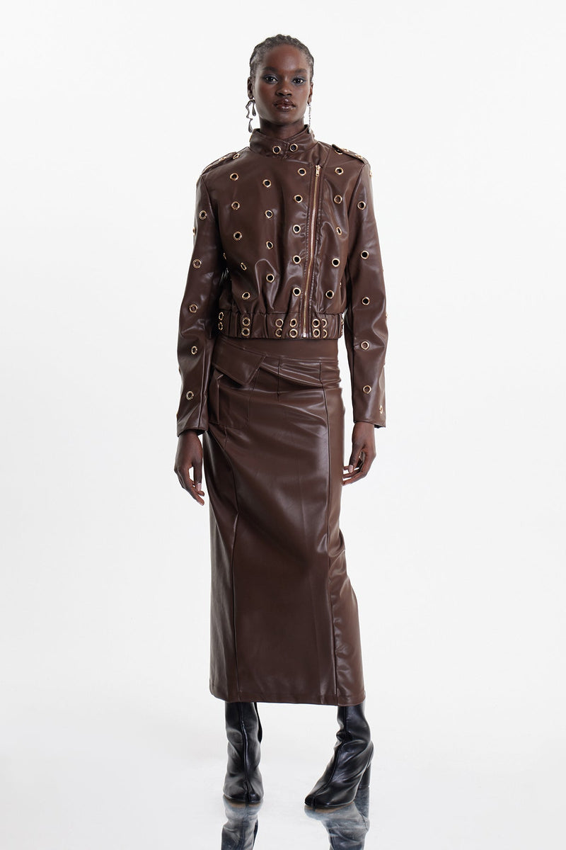 Gracefully Styled Garment for Any Occasion