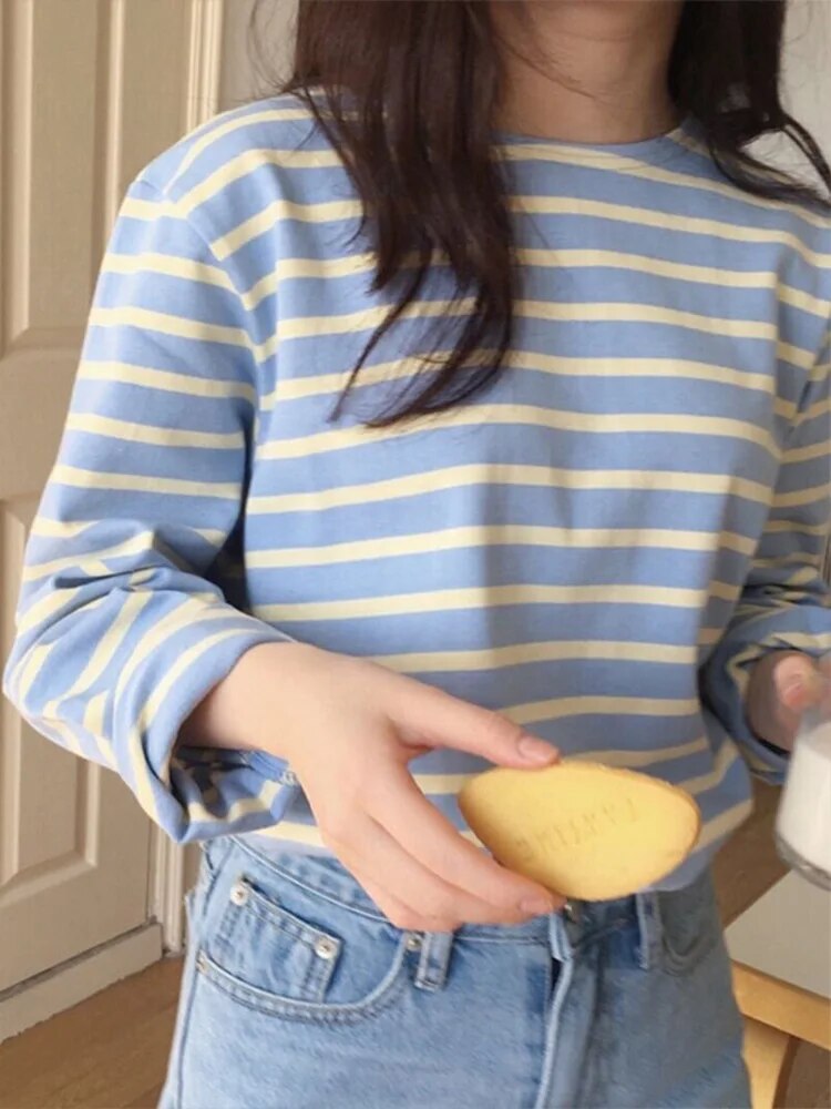 Classic Vintage T-Shirt with a Flattering Fit