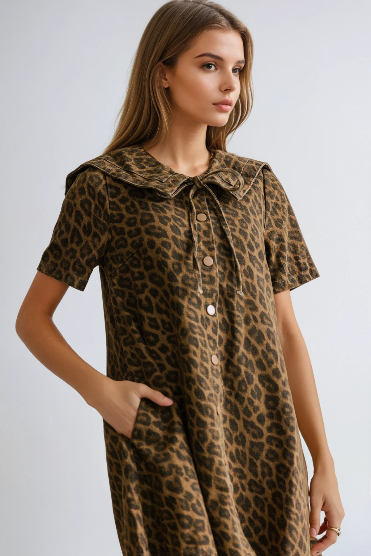 Beautifully Finished Dress in a Timeless Design