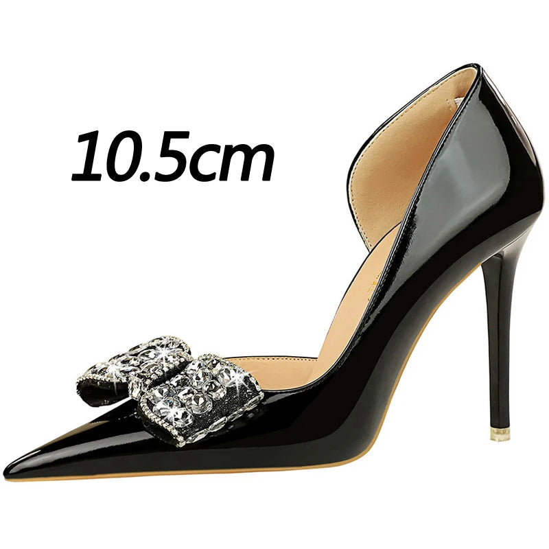 Sophisticated Garment with a Clean Classic Look